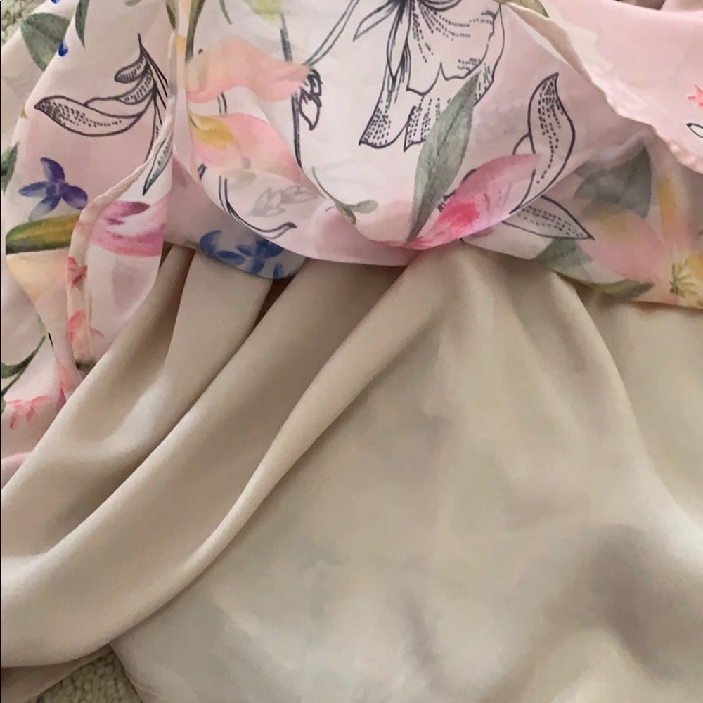 Revolve Floral off the shoulder top - Picture 6 of 6